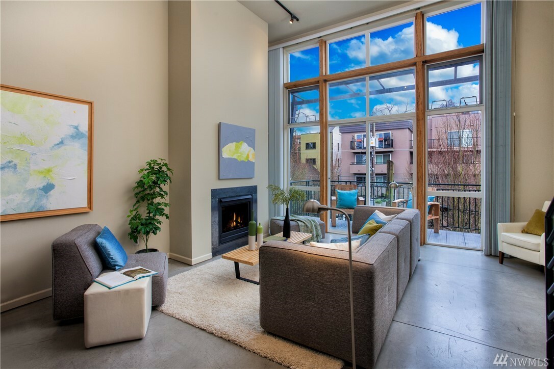 Property Photo: 1812 19th Ave 306 WA 98122