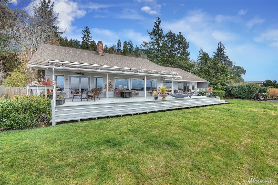 Property Photo:  659 Kamus Dr  WA 98333 