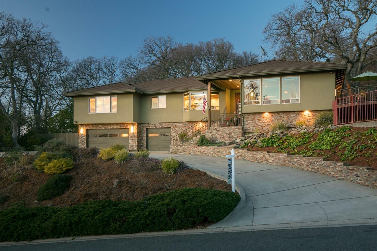 Property Photo: 310 Glen Ridge Way CA 95762