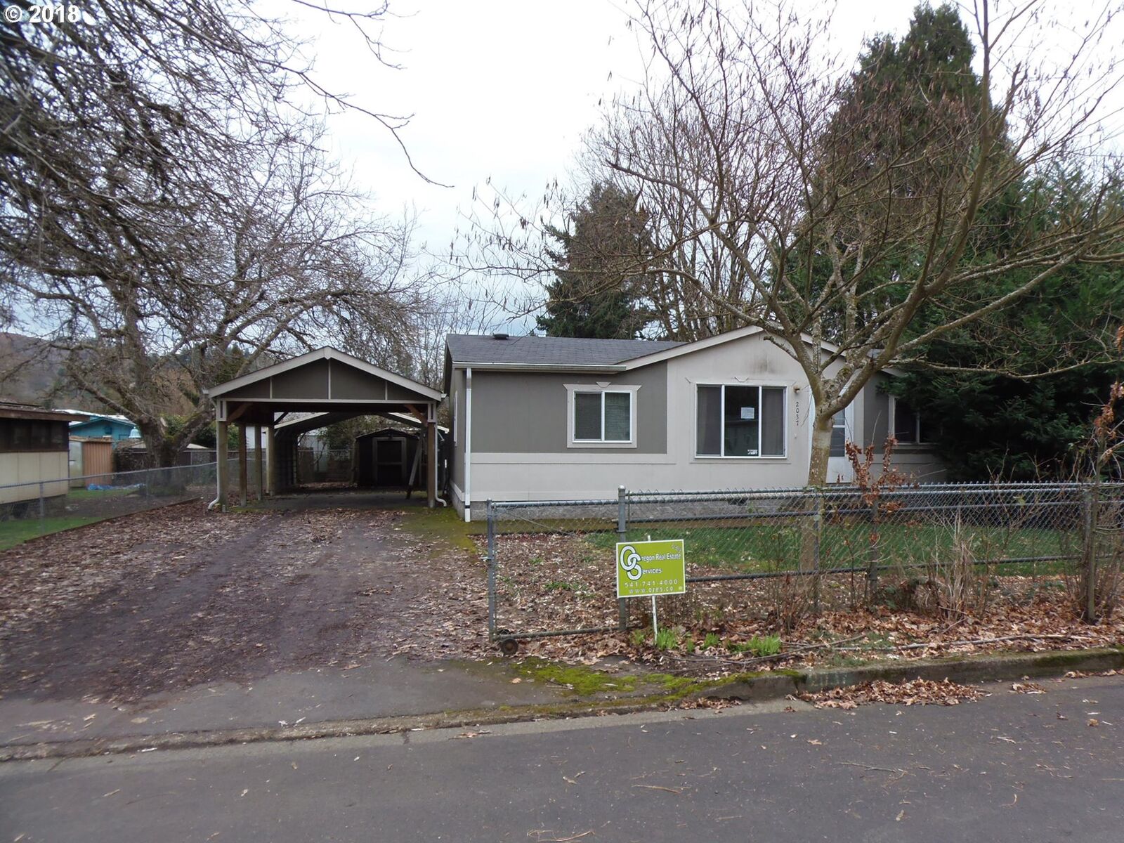 Property Photo: 2037 Harbor Dr OR 97477