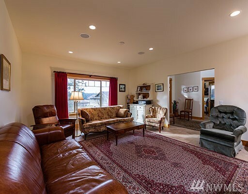 Property Photo:  520 Kelsando Cir  WA 98250 