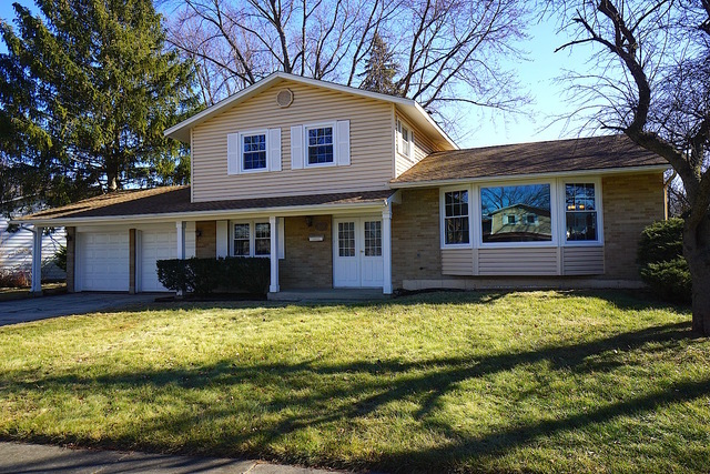 Property Photo:  1231 Thurston Drive  IL 60074 