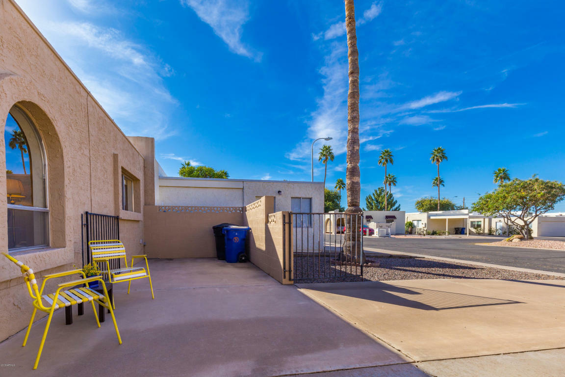 Property Photo:  2119 N Recker Road  AZ 85215 