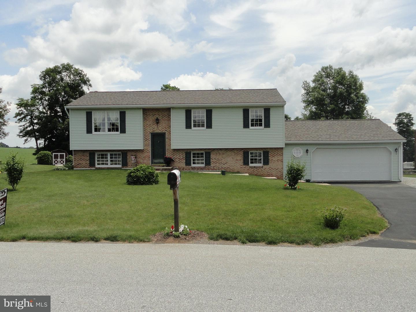 Property Photo:  101 Den Mar Drive  PA 17532 