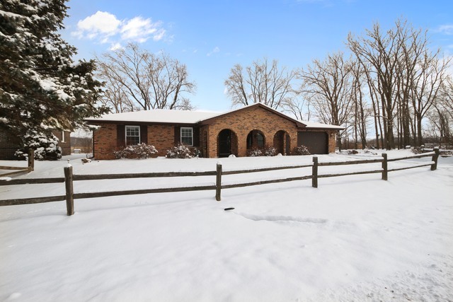 Property Photo:  1254 Erickson Drive  IL 60901 