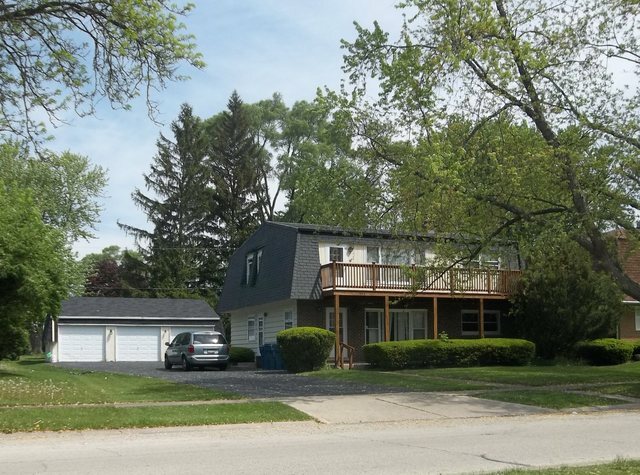 Property Photo:  888 Village Quarter Road  IL 60118 