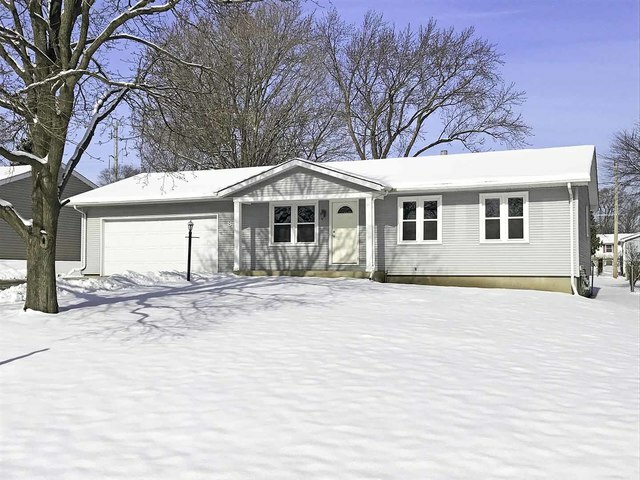 Property Photo: 8 Shell Court IL 60543