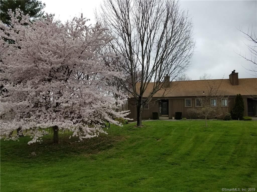 Property Photo: 72 Dakota Lane B CT 06614