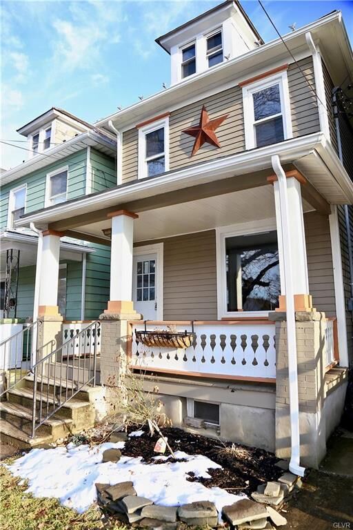 Property Photo:  264 Irwin  NJ 08865 