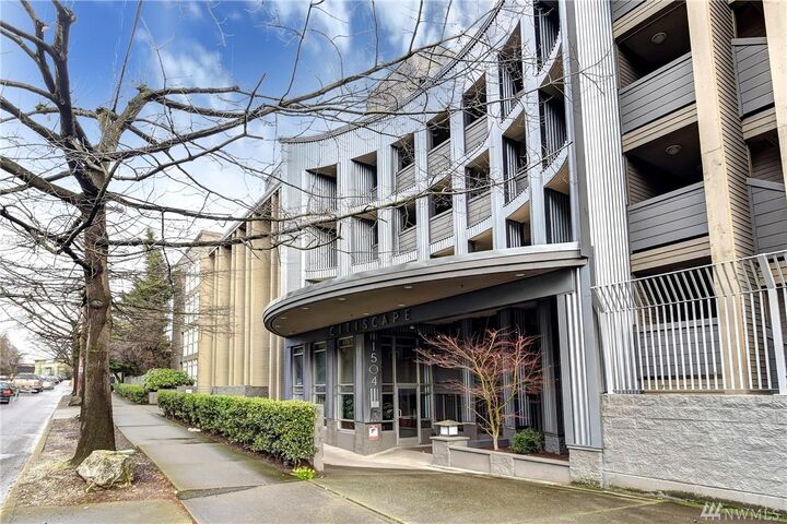 Property Photo: 1504 Aurora Ave N 108 WA 98109