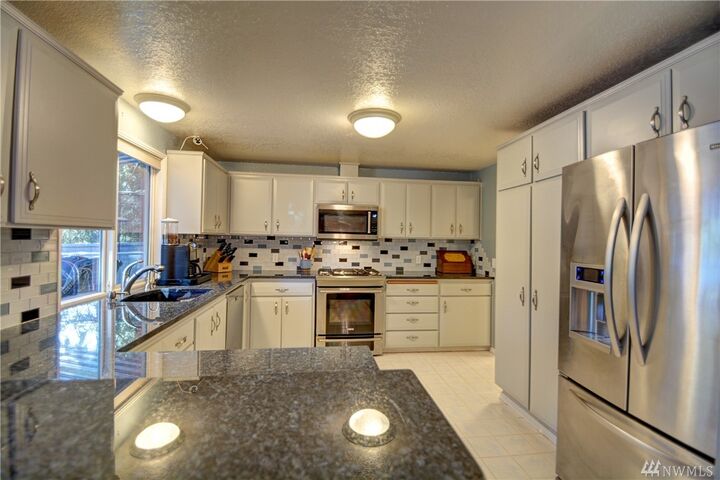 Property Photo: 4604 104th Place NE WA 98271