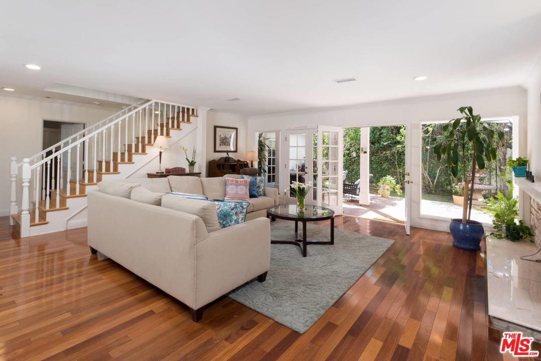Property Photo:  101 S Saltair Ave  CA 90049