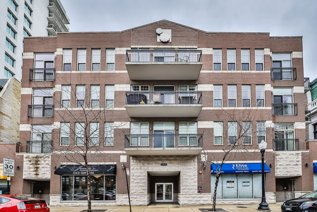 Property Photo:  1919 Michigan Avenue 404  IL 60616 