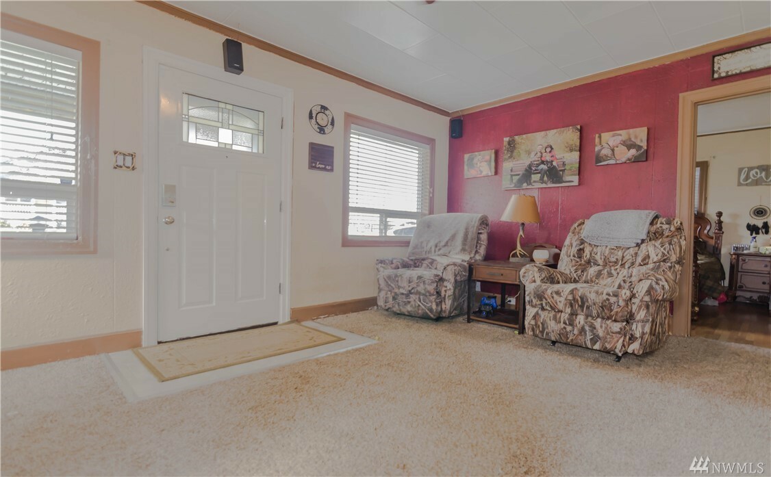 Property Photo:  4007 S L St  WA 98418 