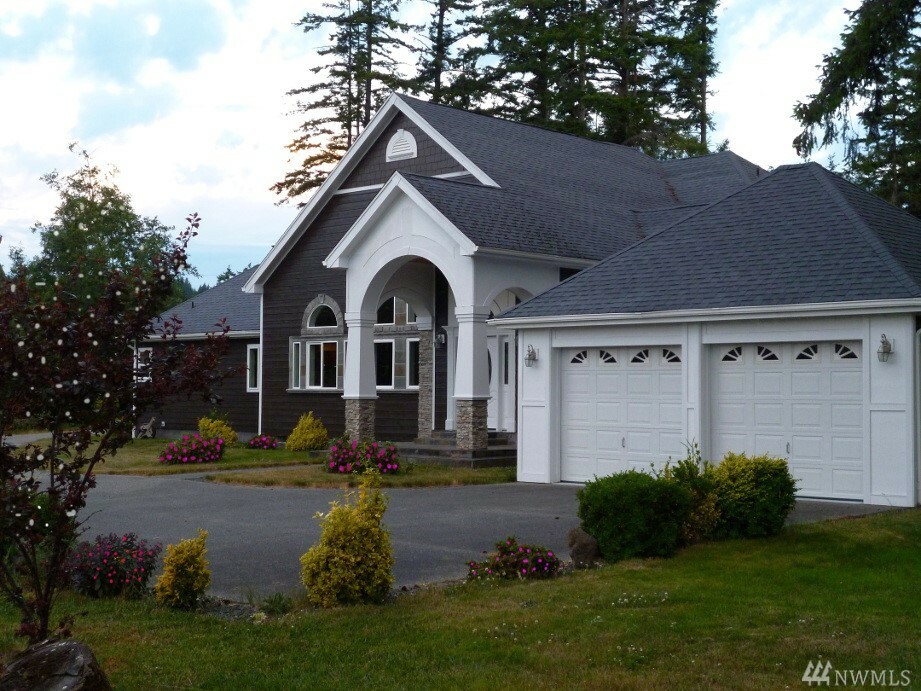 Property Photo:  116 Woodland Dr  WA 98282 