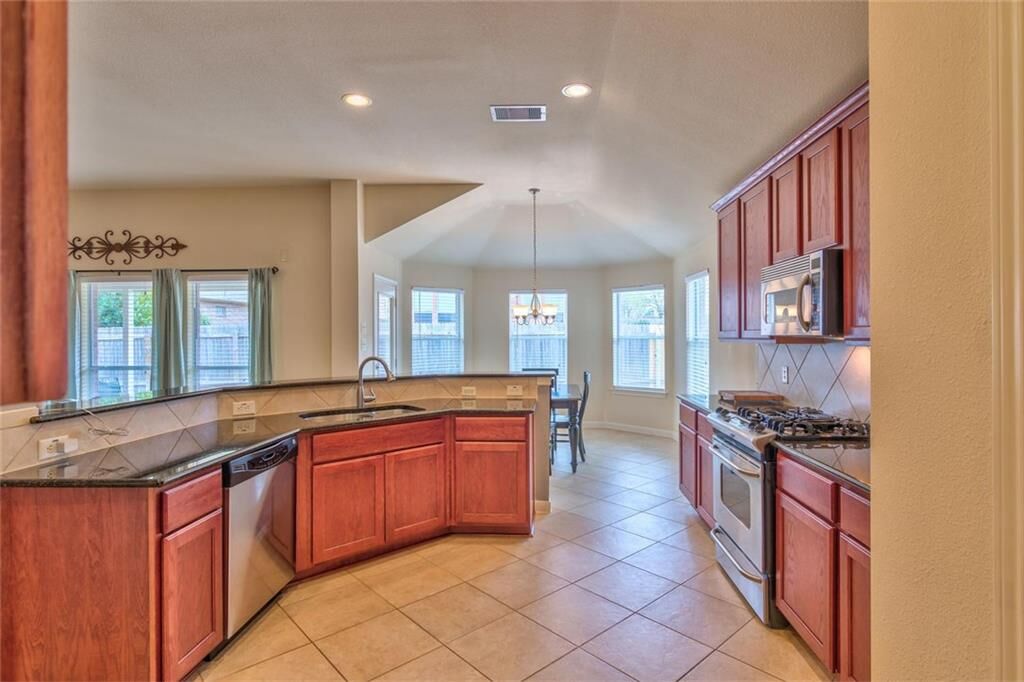 Property Photo:  21008 Haddington Cove  TX 78634 