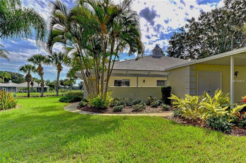 Property Photo: 213 Wexford Place 152 FL 34293