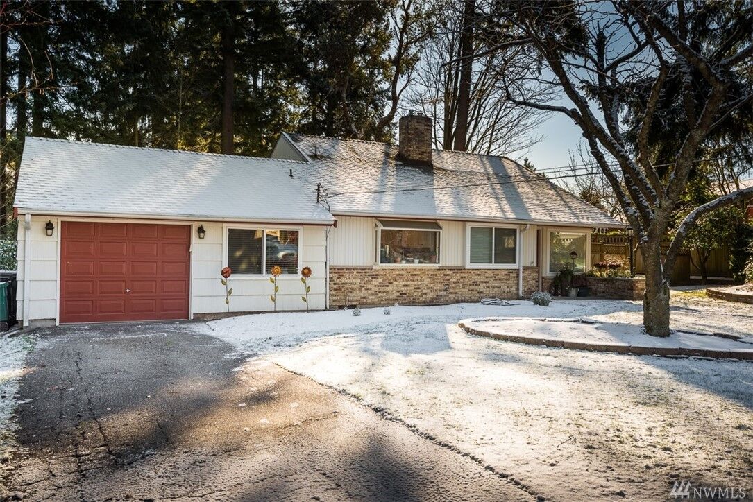 Property Photo:  7409 NE 145th St  WA 98034 