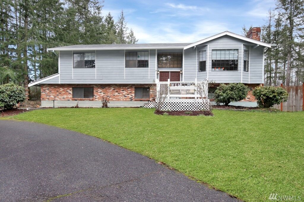 Property Photo: 6707 241 St E WA 98338