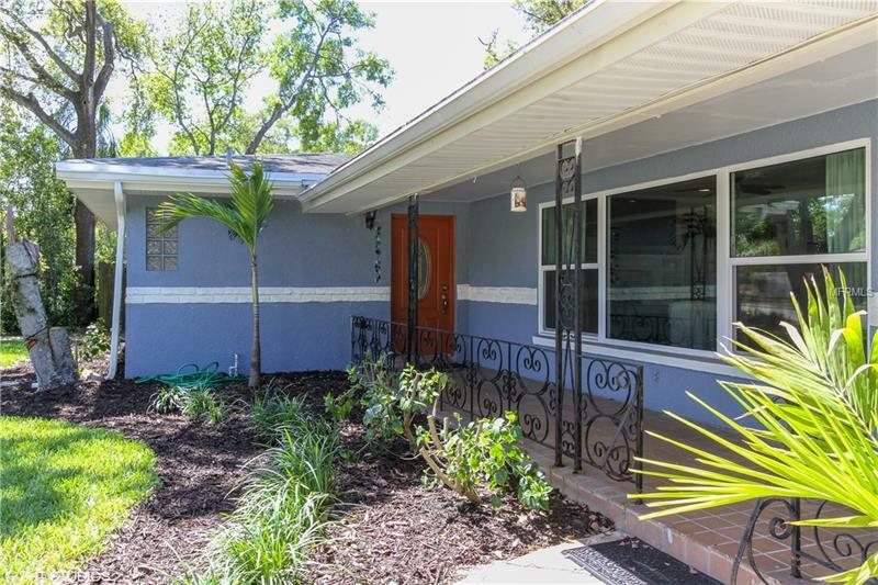Property Photo: 206 N Glenwood Avenue FL 33755