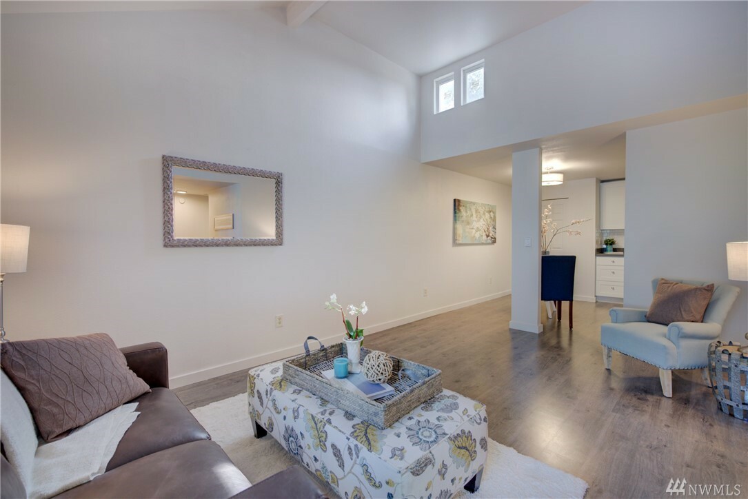 Property Photo:  4300 NE Sunset Blvd B8  WA 98059 