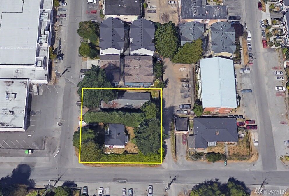 Property Photo:  12004 31st Ave NE 12006  WA 98125 