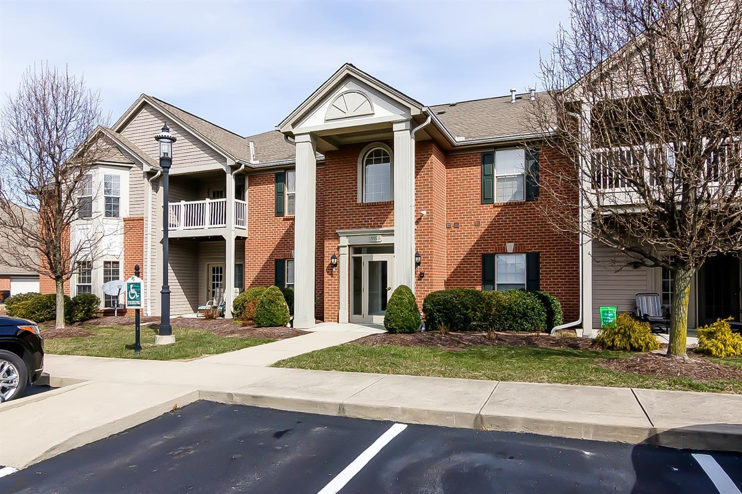 Property Photo: 8026 Pinnacle Point Drive 204 OH 45069