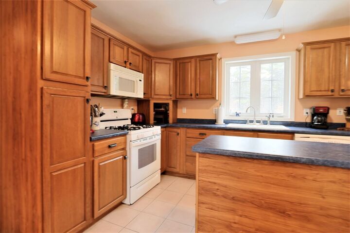 Property Photo:  22 Pleasant Court  NH 03032 