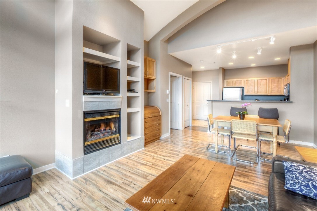Property Photo: 16275 NE 85th Street 407 WA 98052