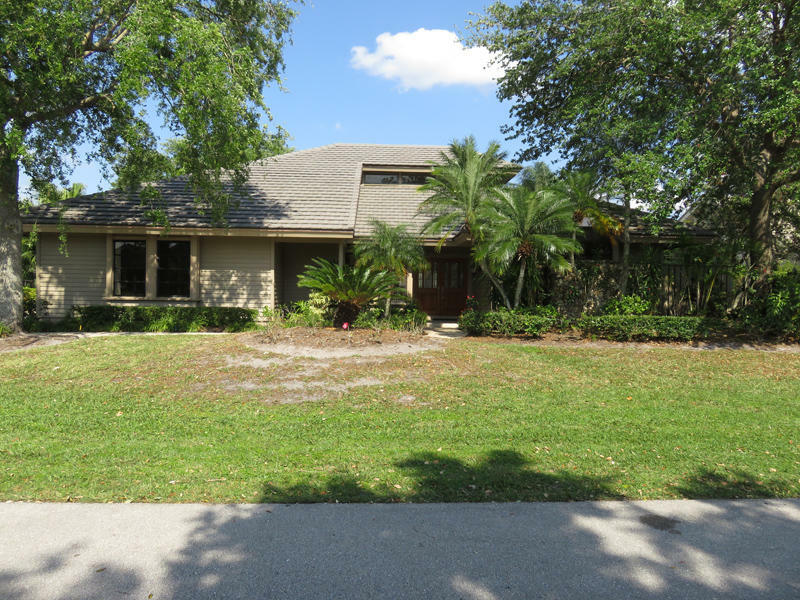 Property Photo:  57 Dunbar Road  FL 33418 