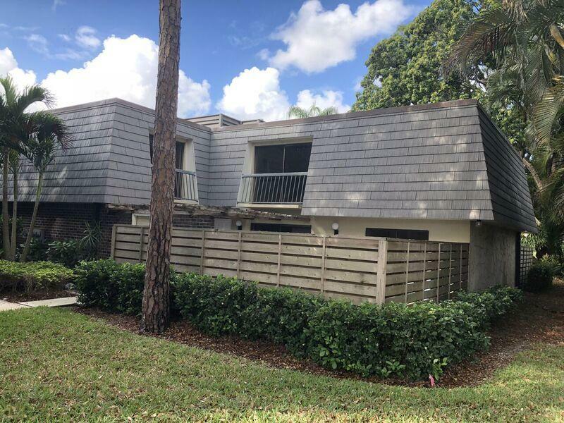 Property Photo: 1619 16th Terrace FL 33418