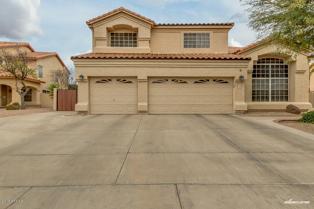 Property Photo:  1370 W Raven Drive  AZ 85286 