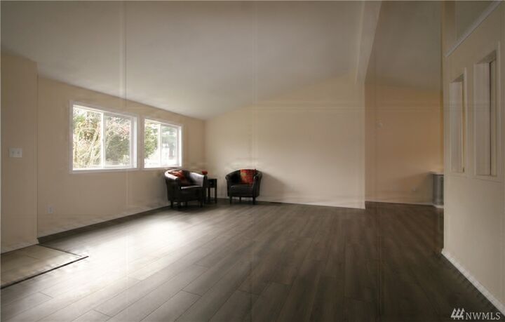 Property Photo:  701 Vienna St  WA 98531 