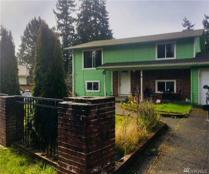 Property Photo: 32603 8th Ct S WA 98003