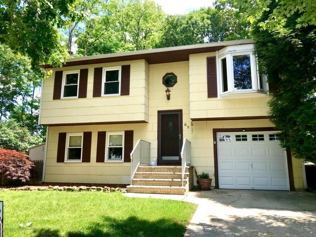 Property Photo:  22 Eisenhower Court  NJ 07747 
