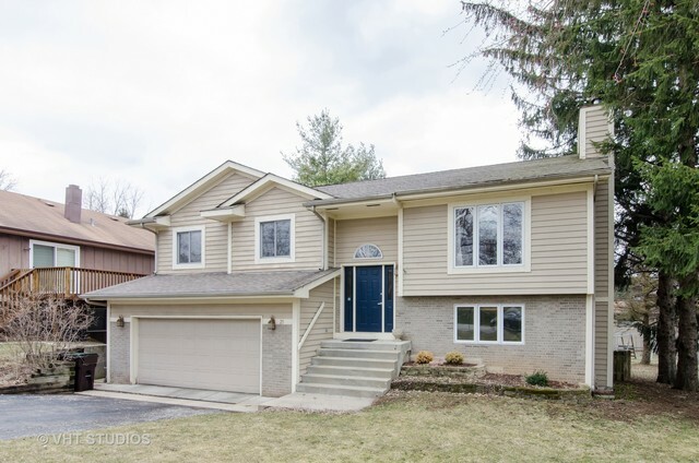 Property Photo: 21 Meadow Lane IL 60013