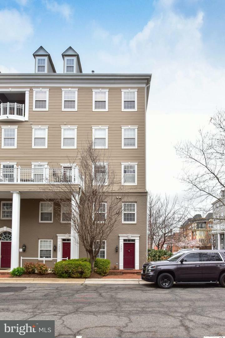 Property Photo: 1401 Roundhouse Lane VA 22314