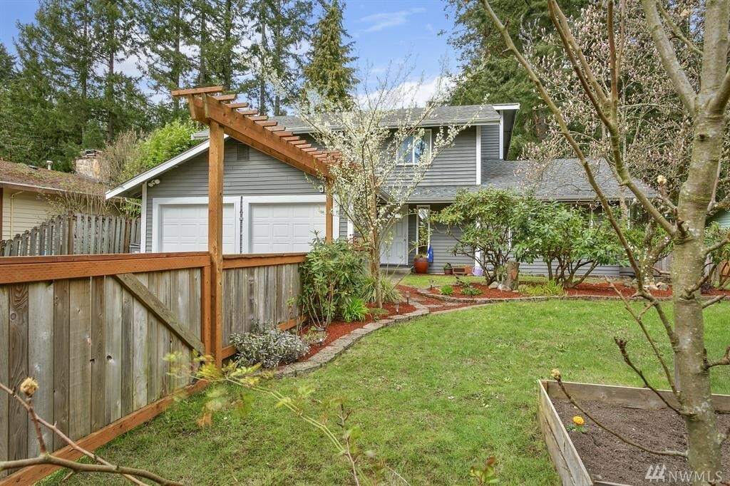 Property Photo: 3885 Castlewood Dr WA 98366
