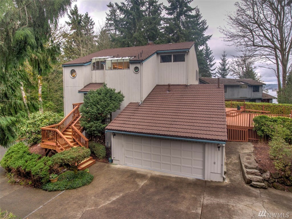 Property Photo:  4210 181st Ave SE  WA 98008 