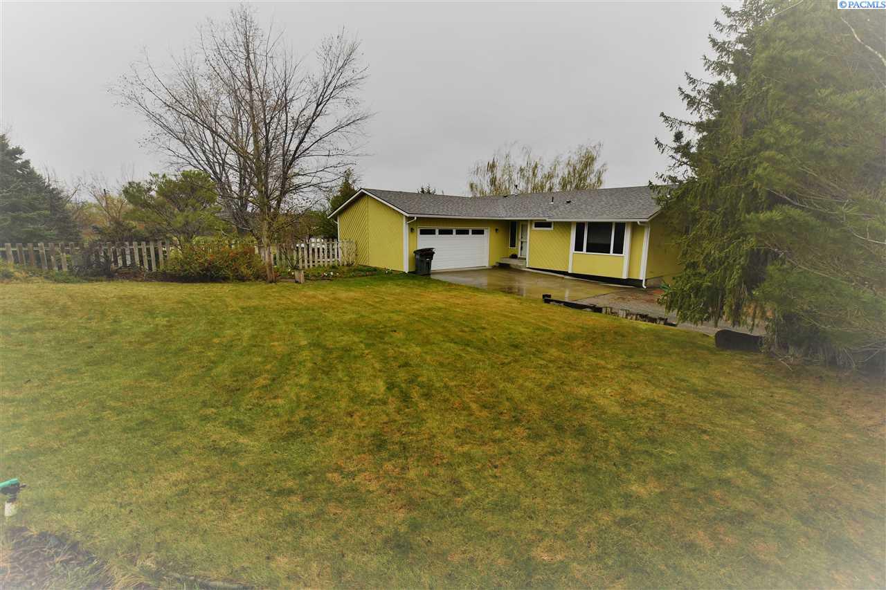 Property Photo:  1970 S 38th Avenue  WA 99353 