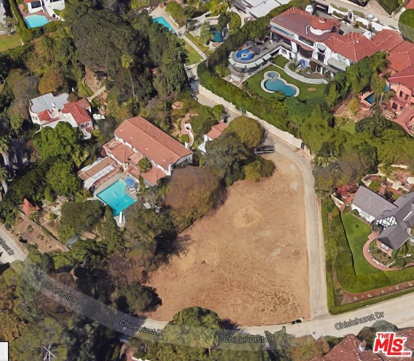 Property Photo: 2333 Chislehurst Ave CA 90027