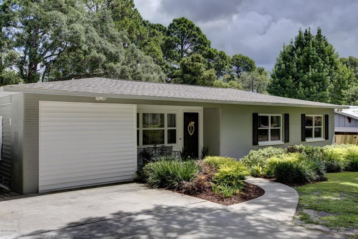 Property Photo: 1613 Dewitt Street FL 32401