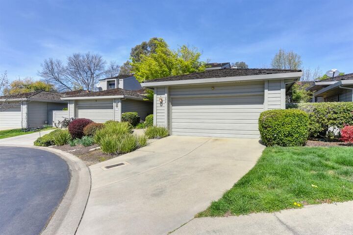 292 Castlewood Circle  Roseville CA 95678 photo
