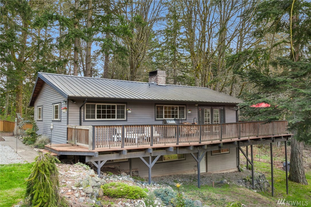 Property Photo:  1359 Midcrest Rd  WA 98282 