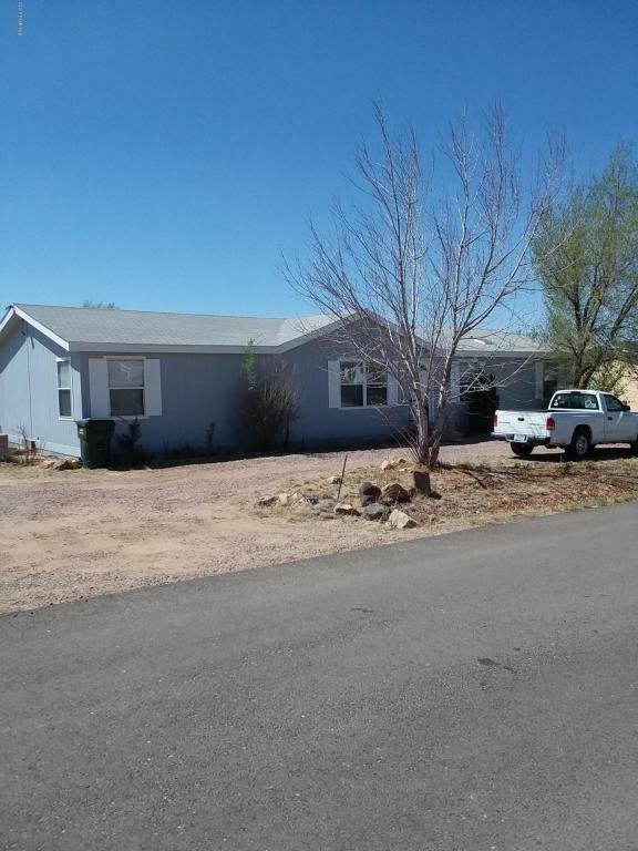 Property Photo:  390 Lobo Lane  AZ 86323 