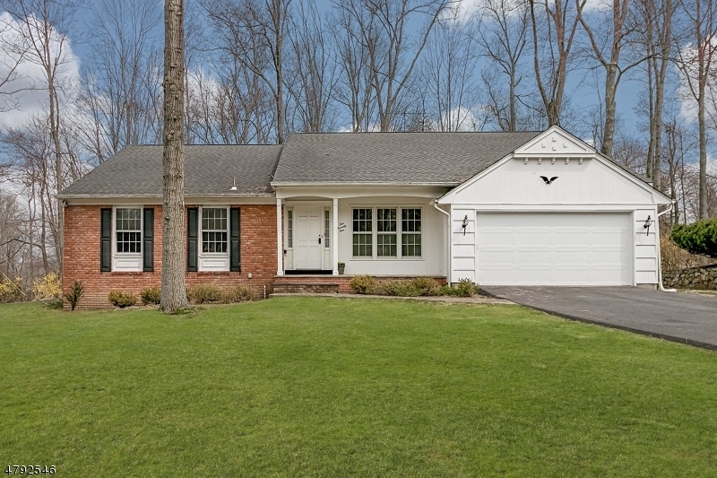 Property Photo:  171 Lenape Lane  NJ 07922 