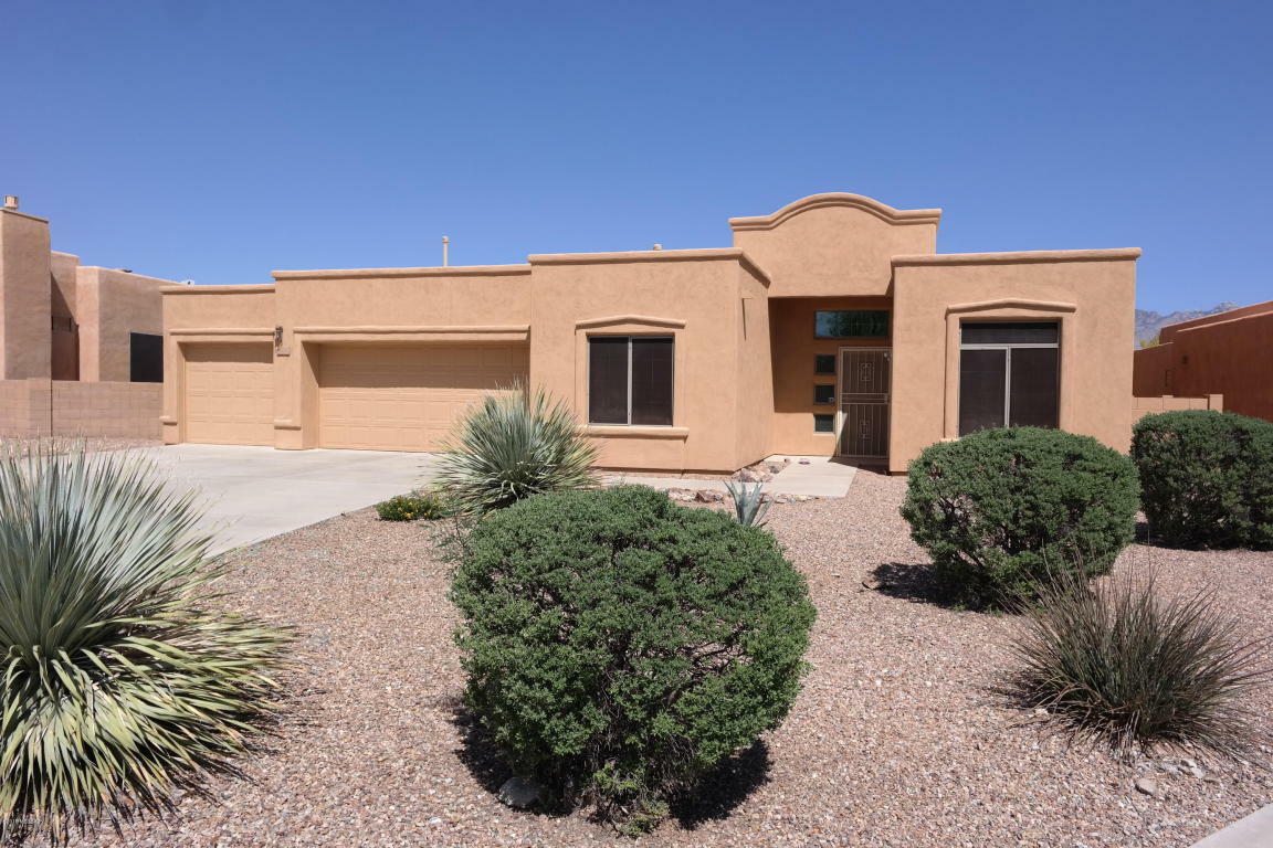 Property Photo:  1331 N Golden Palomino Place  AZ 85715 