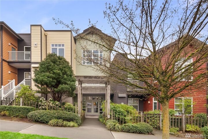 1515 E Yesler Wy 404  Seattle WA 98122 photo