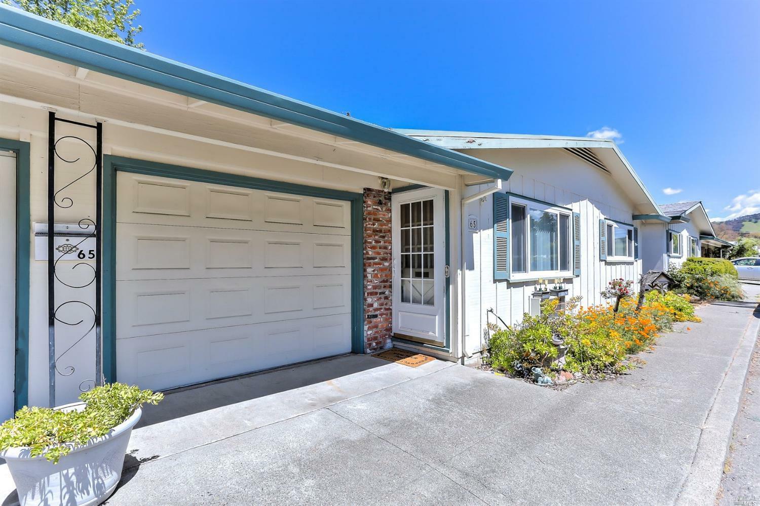 Property Photo:  65 Larkfield Maples Court 20  CA 95403 