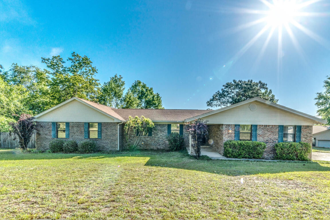 Property Photo:  111 Oakcrest Drive  FL 32539 
